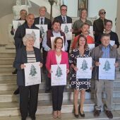 La alcaldesa de Castellón, Begoña Carrasco junto con miembros de la asociación Jesús Medrano. 