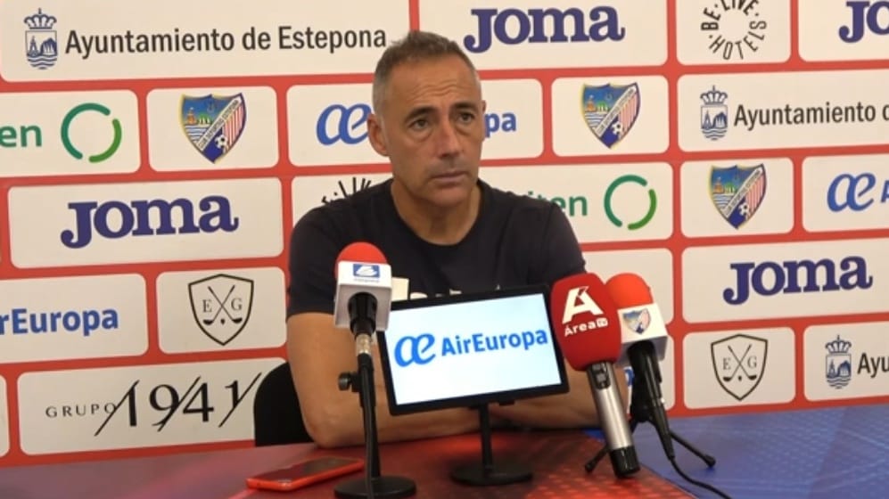 Ángel Rodríguez: "Desde el minuto uno se entiende que hay que luchar por un objetivo claro, subir" Ángel Rodríguez: "Desde el minuto uno se entiende que hay que luchar por un objetivo claro, subir"