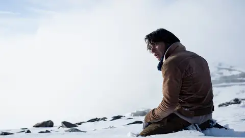 Imagen promocional de la película 'La sociedad de la nieve' Imagen promocional de la película 'La sociedad de la nieve'