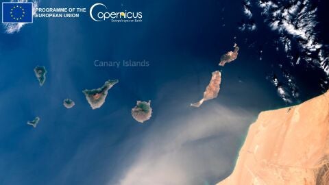 Imagen del satélite Copernicus que muestra la calima sobre Canarias