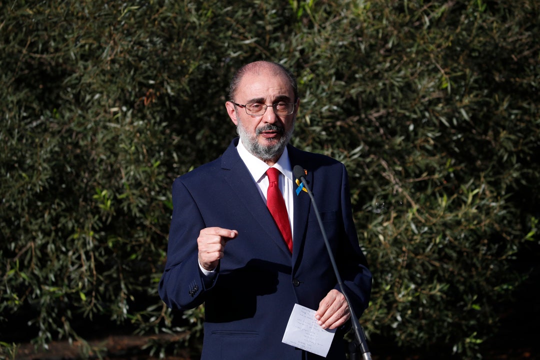 Lambán, "desolado" al ver que el PSN entrega la alcaldía de Pamplona a los "herederos de ETA" Lambán, "desolado" al ver que el PSN entrega la alcaldía de Pamplona a los "herederos de ETA"