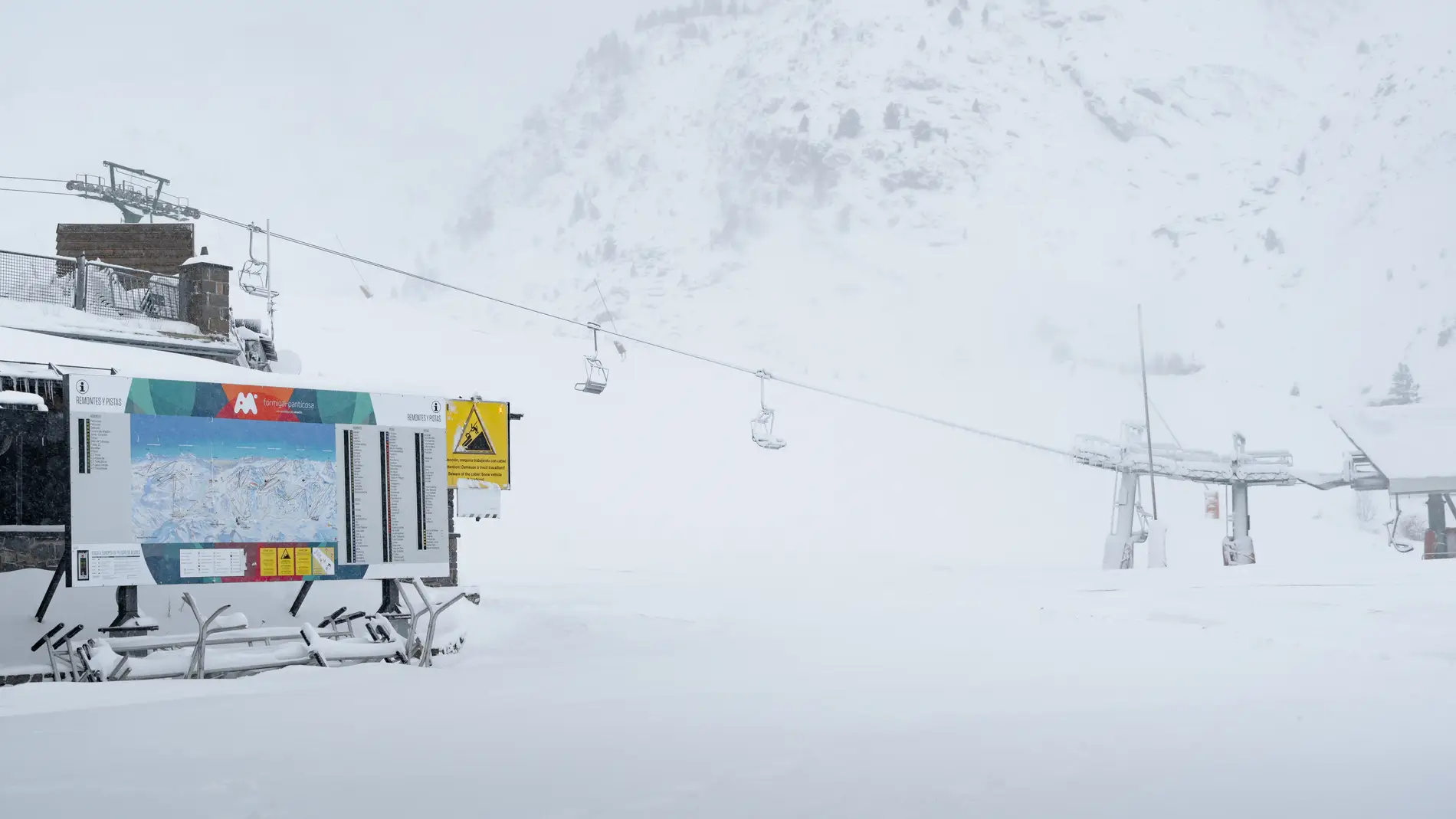 La campaña invernal se estrena en las estaciones del Pirineo gracias a las últimas nevadas