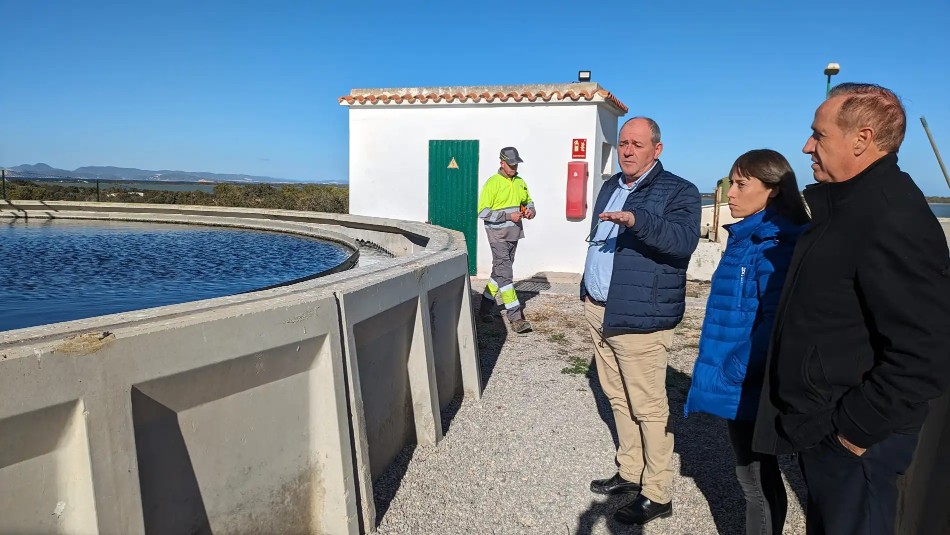 Visita del conseller del Mar y del Ciclo del Agua, Juan Manuel Lafuente, a la estación depuradora de aguas residuales de Formentera