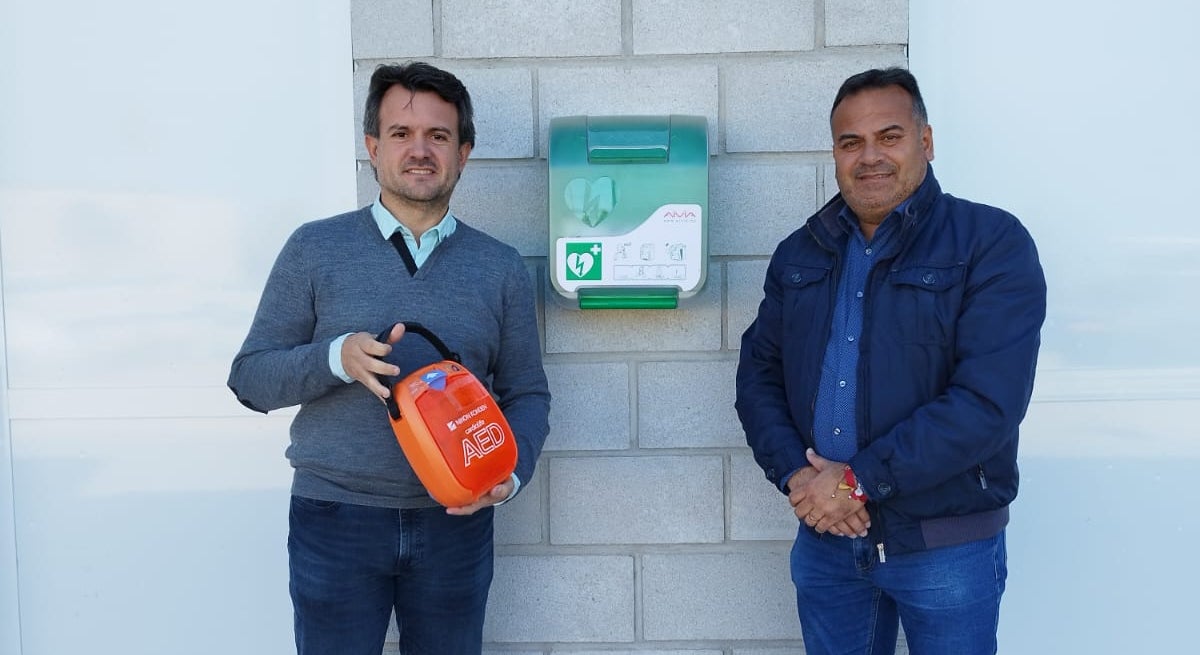 El Ayuntamiento de Benejúzar instala un desfibrilador automático en las instalaciones deportivas municipales El Ayuntamiento de Benejúzar instala un desfibrilador automático en las instalaciones deportivas municipales