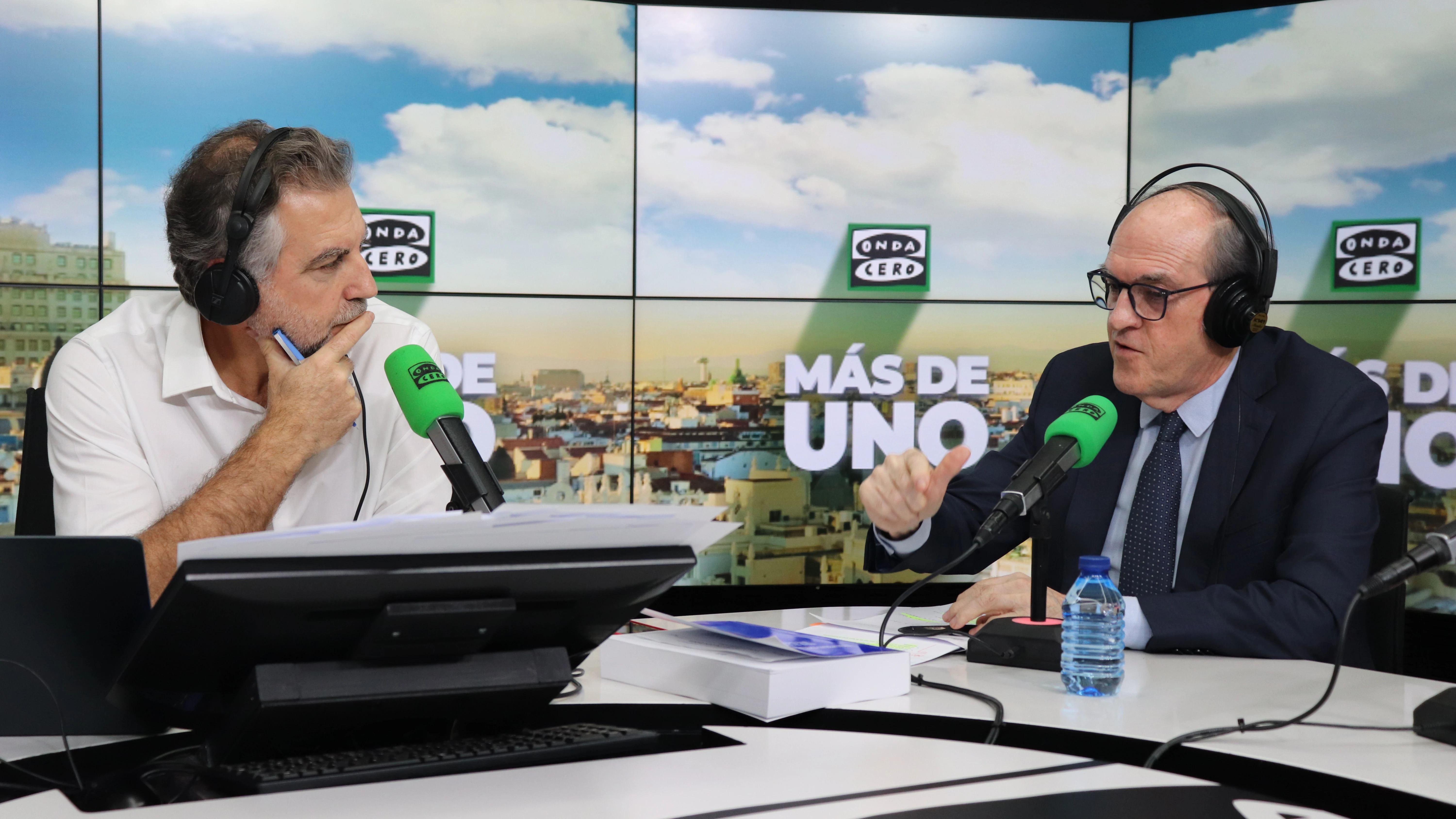 El Defensor del Pueblo, Ángel Gabilondo, con Carlos Alsina en 'Más de uno' El Defensor del Pueblo, Ángel Gabilondo, con Carlos Alsina en 'Más de uno'