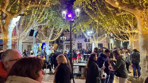 Ambiente navideño en la Plaza Mayor de Aspe Ambiente navideño en la Plaza Mayor de Aspe