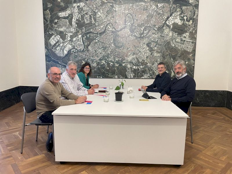 EH Bildu se reúne con Geroa Bai y Contigo Zurekin para conformar el nuevo gobierno municipal de Pamplona EH Bildu se reúne con Geroa Bai y Contigo Zurekin para conformar el nuevo gobierno municipal de Pamplona