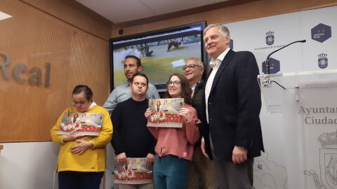 Presentación del calendario 2024 de Down Caminar