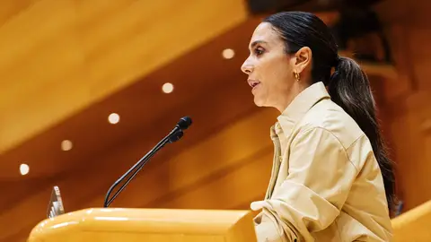 La senadora de Vox Paloma Gómez interviene durante una sesión plenaria, en el Senado. La senadora de Vox Paloma Gómez interviene durante una sesión plenaria, en el Senado.
