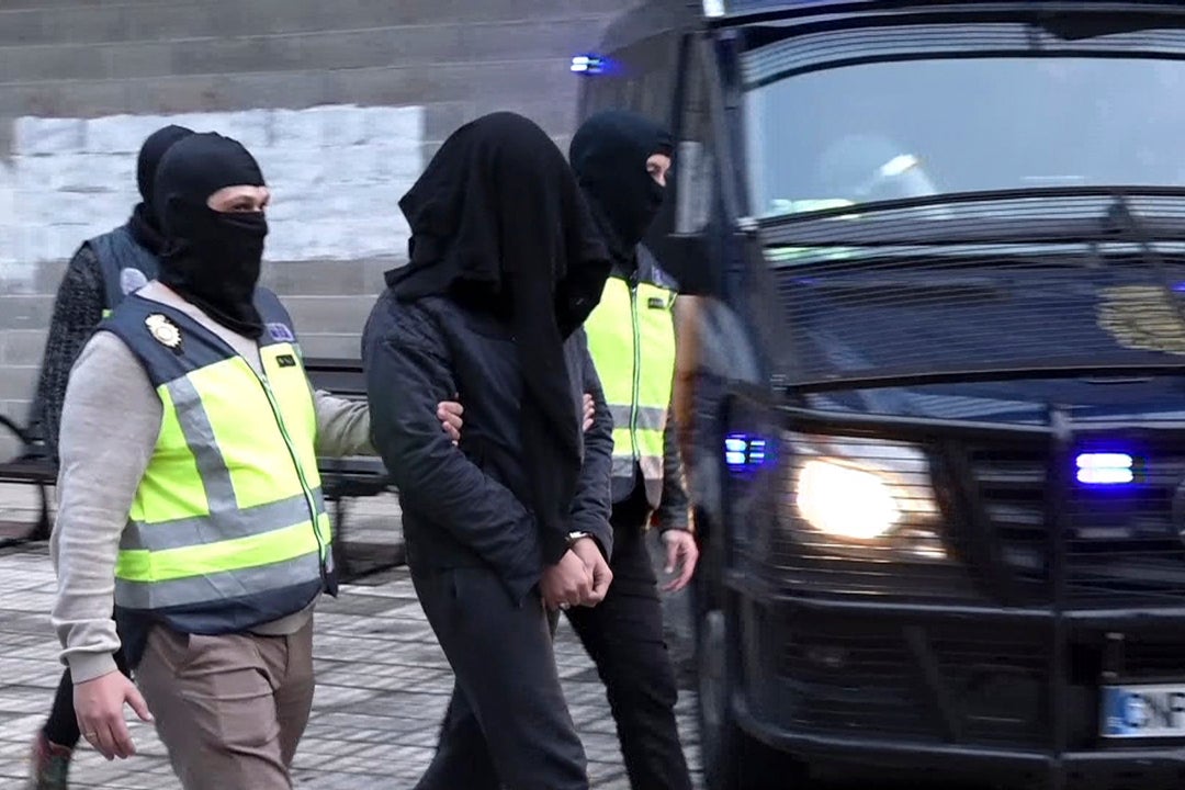 Desarticulada una red de apoyo al Daesh en una macrooperación antiterrorista Desarticulada una red de apoyo al Daesh en una macrooperación antiterrorista