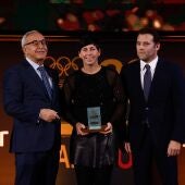 Carla Suárez recibe el Premio Superación en la Gala del COE 2023
