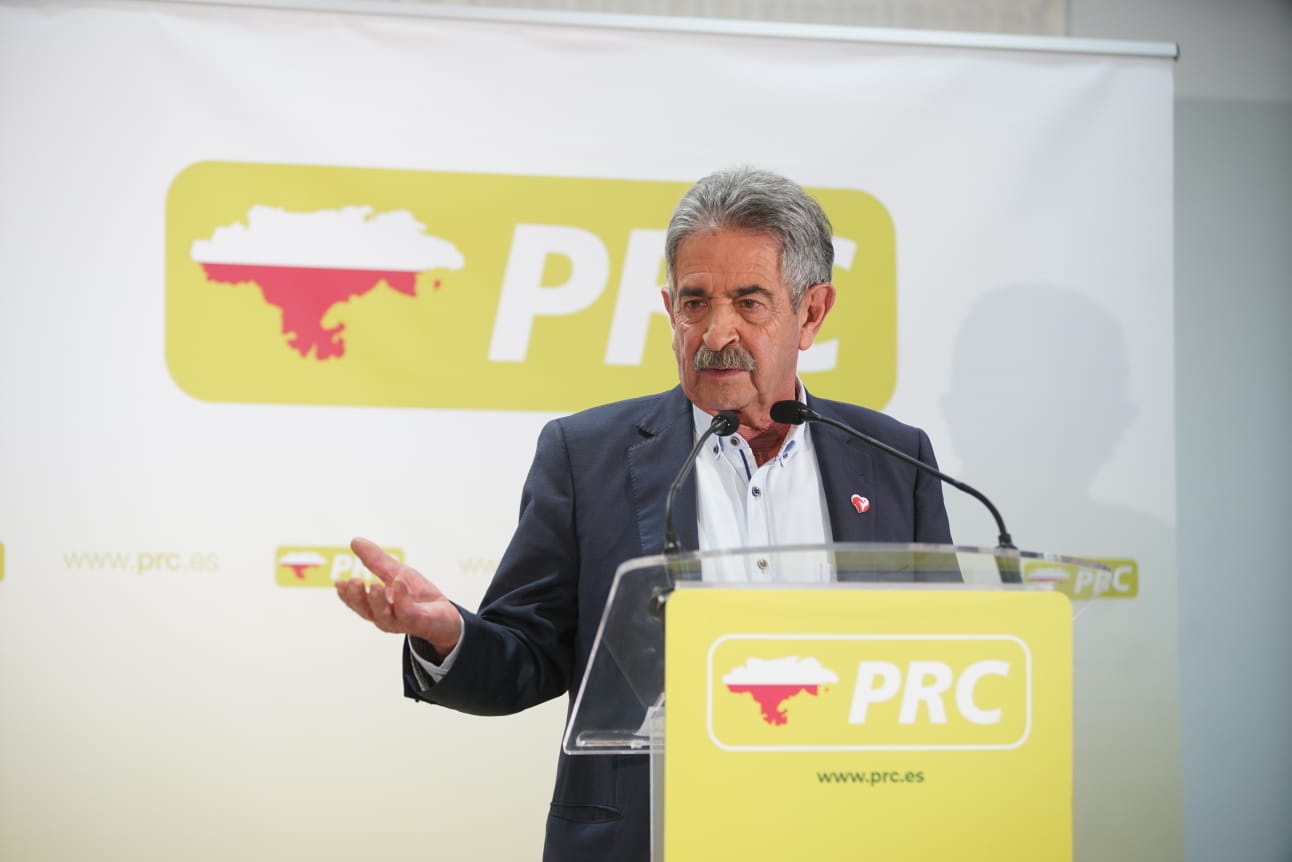 Revilla anuncia que seguirá siendo secretario general del PRC en 2024 Revilla anuncia que seguirá siendo secretario general del PRC en 2024
