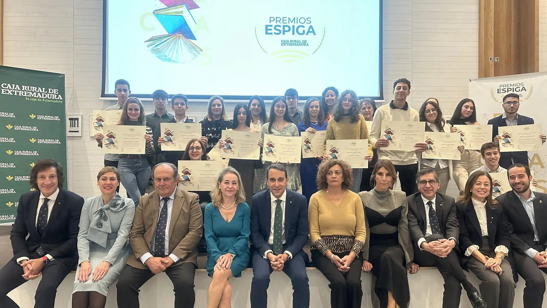 Caja Rural de Extremadura beca a los 20 mejores alumnos de ESO y FP en sus octavas Becas Espiga