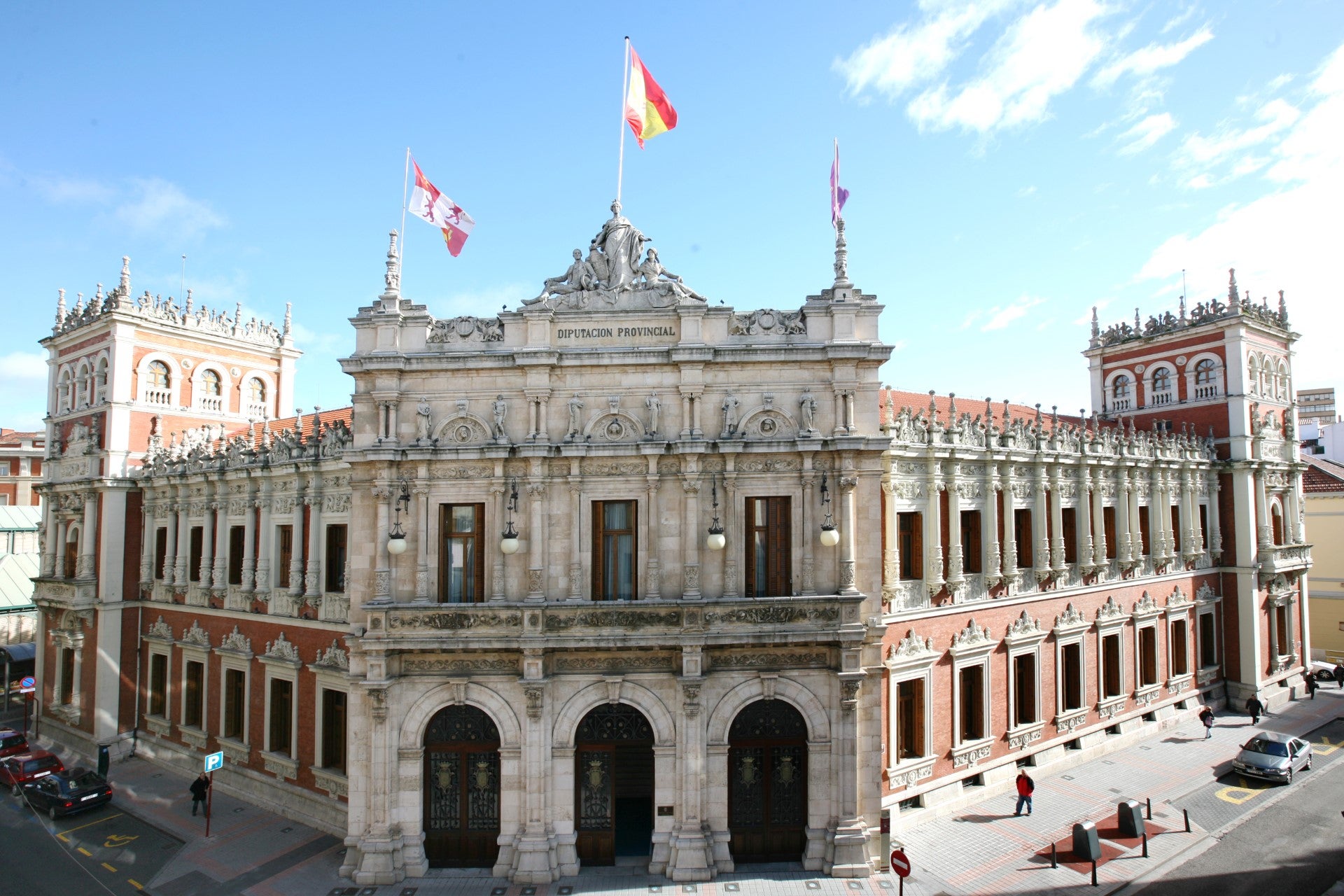 Diputación de Palencia saca a licitación el suministro de vehículos y puntos de recarga del transporte público eléctrico a la demanda Diputación de Palencia saca a licitación el suministro de vehículos y puntos de recarga del transporte público eléctrico a la demanda