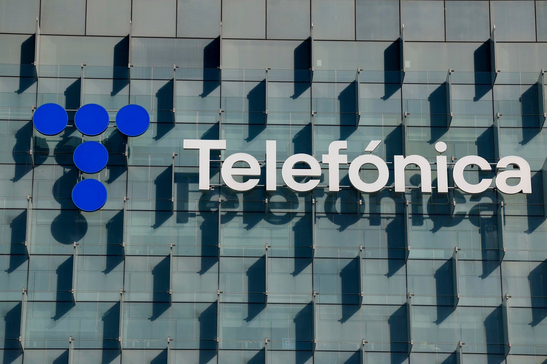 Telefónica reduce el ERE a 3.559 empleados Telefónica reduce el ERE a 3.559 empleados