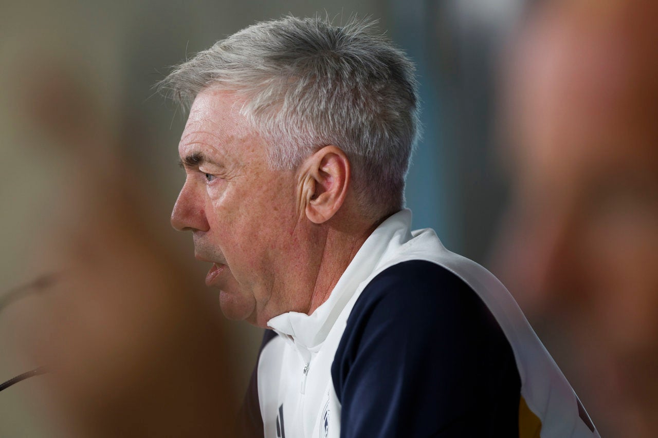 Ancelotti no descarta fichar un central en enero Ancelotti no descarta fichar un central en enero