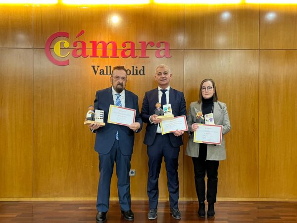 La Cámara de Comercio reconoce la labor de comercios emblemáticos de la provincia de Valladolid La Cámara de Comercio reconoce la labor de comercios emblemáticos de la provincia de Valladolid