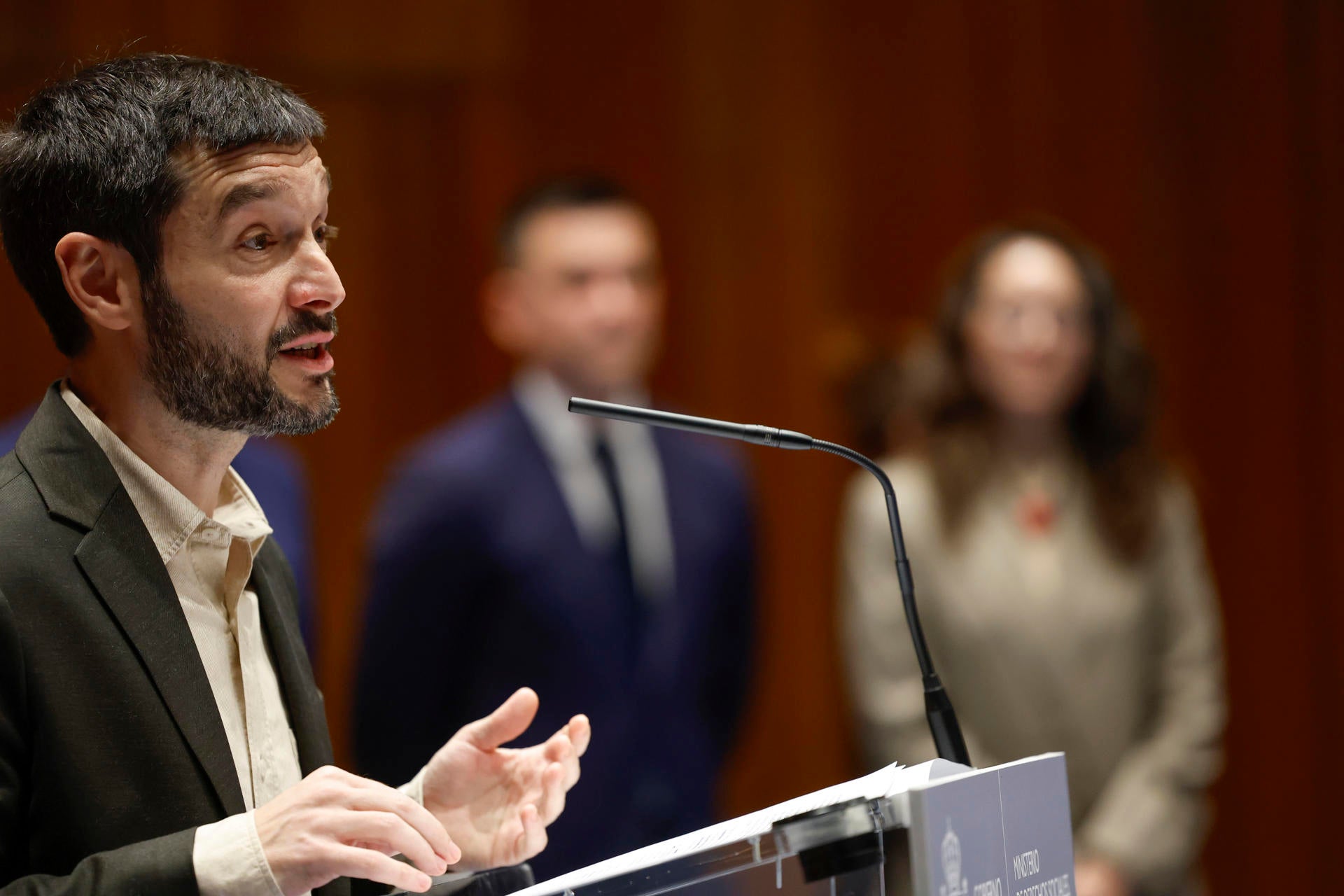 Bustinduy, sobre la Ley de Familias: "Se reconoce el derecho a cuidar de los hijos y que sea remunerado" Bustinduy, sobre la Ley de Familias: "Se reconoce el derecho a cuidar de los hijos y que sea remunerado"