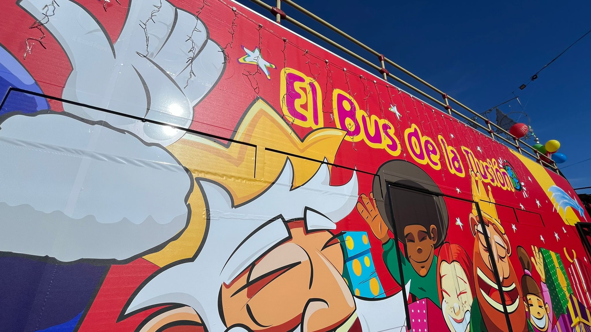 El Bus de la Ilusión: una iniciativa solidaria y muy navideña sobre ruedas El Bus de la Ilusión: una iniciativa solidaria y muy navideña sobre ruedas