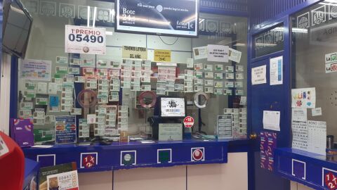 Administraci&oacute;n de Loter&iacute;a Carmona