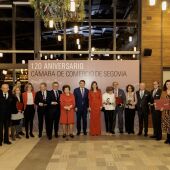 Cámara y Junta ensalzan el trabajo de los empresarios en la entrega de los premios Sello Real de Paños
