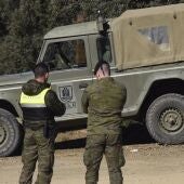 Militares acordonando el lugar donde se buscaban a los militares fallecidos en Córdoba