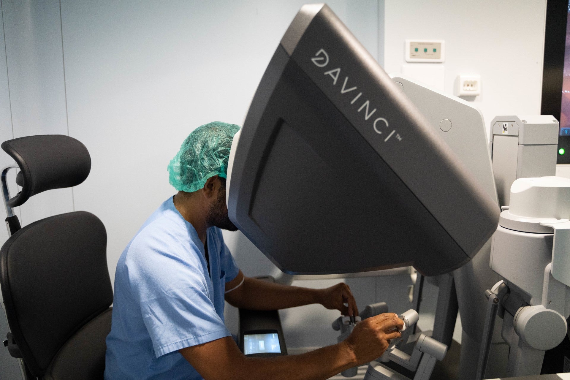 El Grupo Policlínica de Ibiza ha realizado 130 operaciones asistidas por el robot Da Vinci en los últimos 8 meses El Grupo Policlínica de Ibiza ha realizado 130 operaciones asistidas por el robot Da Vinci en los últimos 8 meses