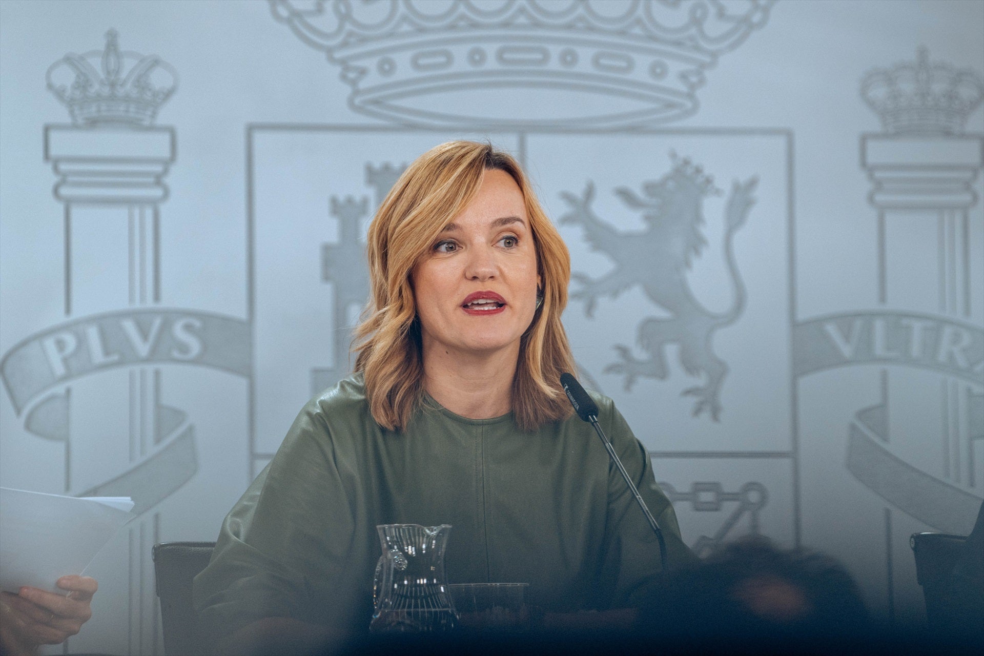 Pilar Alegría pide la dimisión de un concejal del PP de Cangas tras levantarle la mano a la teniente de alcalde del PSOE Pilar Alegría pide la dimisión de un concejal del PP de Cangas tras levantarle la mano a la teniente de alcalde del PSOE