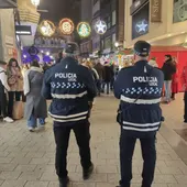 Dos agentes patrullan en Ciudad Real Dos agentes patrullan en Ciudad Real