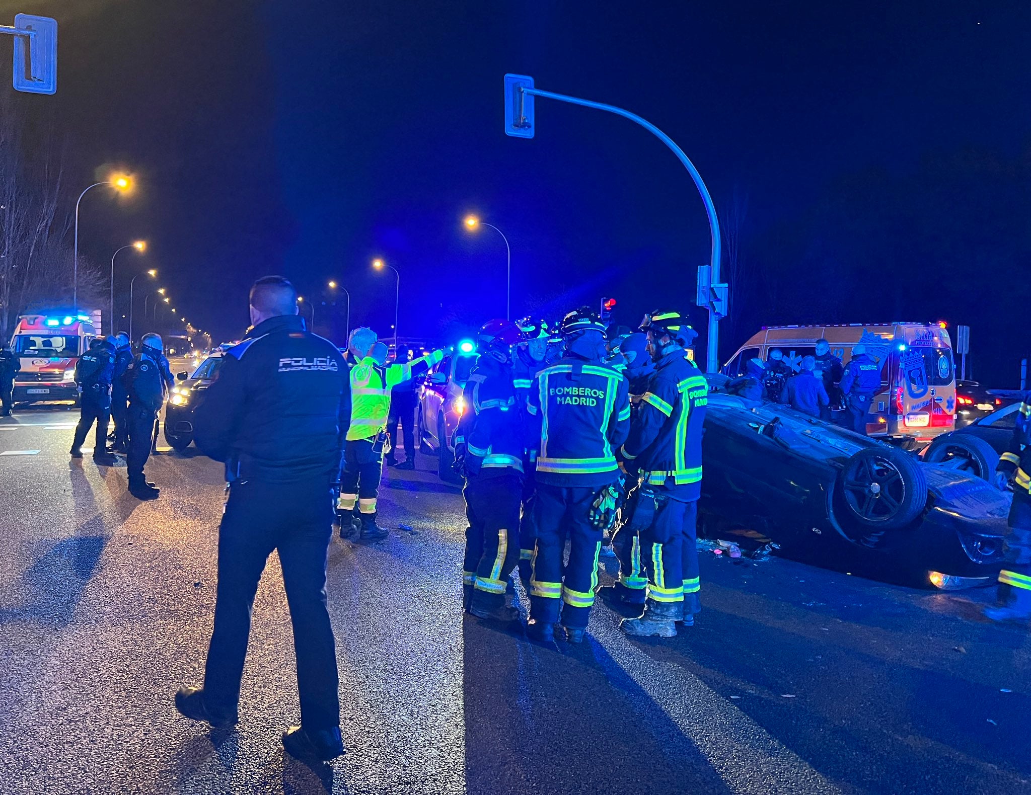 Muere una joven de 19 años tras un accidente entre un turismo y un VTC en Usera Muere una joven de 19 años tras un accidente entre un turismo y un VTC en Usera