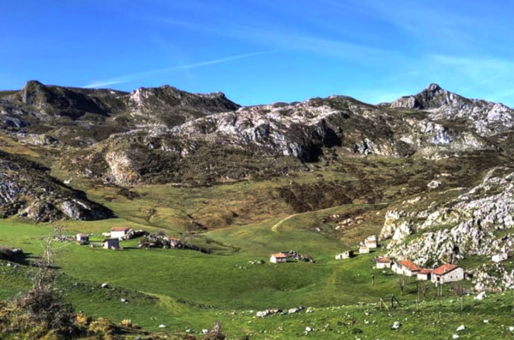 Fomento invierte 85.000 euros en Cangas de Onís para conservación ambiental en la reserva de los Picos de Europa Fomento invierte 85.000 euros en Cangas de Onís para conservación ambiental en la reserva de los Picos de Europa