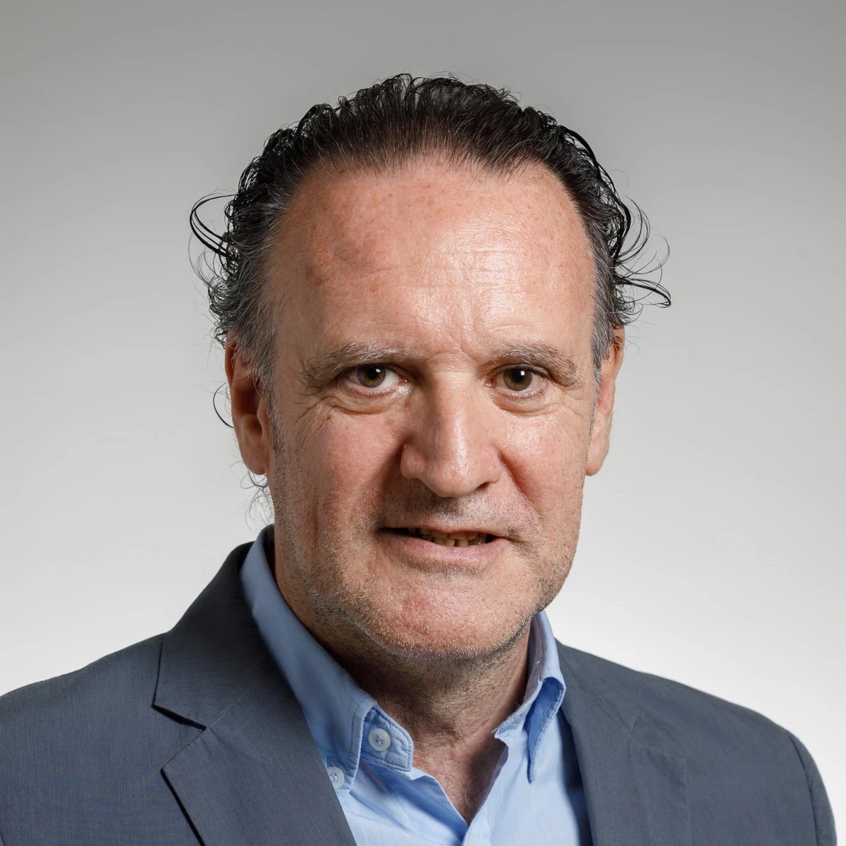 El socialista, Tomás Rodríguez, que iba a relevar a Elma Saiz en el Ayuntamiento de Pamplona, renuncia a ser concejal El socialista, Tomás Rodríguez, que iba a relevar a Elma Saiz en el Ayuntamiento de Pamplona, renuncia a ser concejal