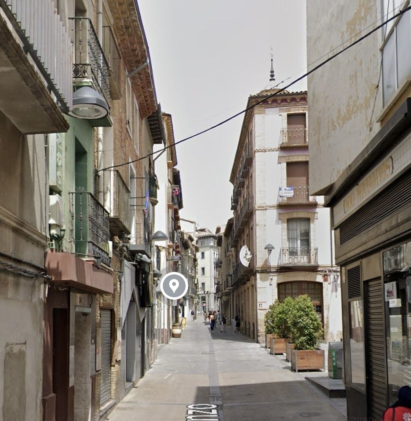 Detenidos en Huesca dos jóvenes por un robo en el “Tubo” Detenidos en Huesca dos jóvenes por un robo en el “Tubo”