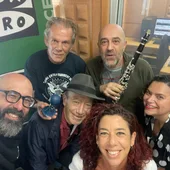 El rebumbio navideño, con Sergio Miró, Junior Melo, Gregorio Figueras, Paco Santana, Carolina Jiménez y Aroa Alemán El rebumbio navideño, con Sergio Miró, Junior Melo, Gregorio Figueras, Paco Santana, Carolina Jiménez y Aroa Alemán