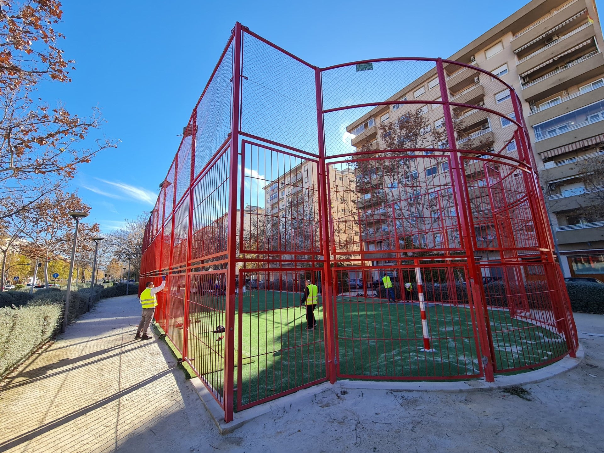 El Ayuntamiento de Elda renueva la pista deportiva de la Avenida de Ronda El Ayuntamiento de Elda renueva la pista deportiva de la Avenida de Ronda