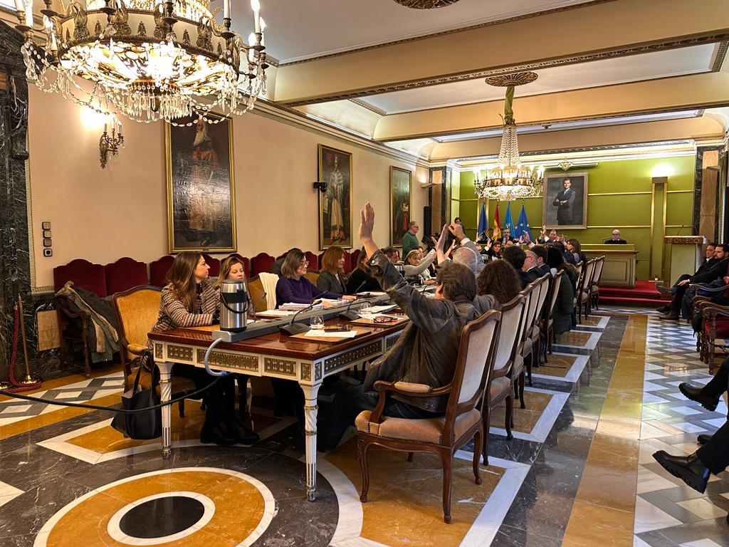 El pleno municipal aprueba el convenio de La Vega, que estará sometido un mes a información pública El pleno municipal aprueba el convenio de La Vega, que estará sometido un mes a información pública