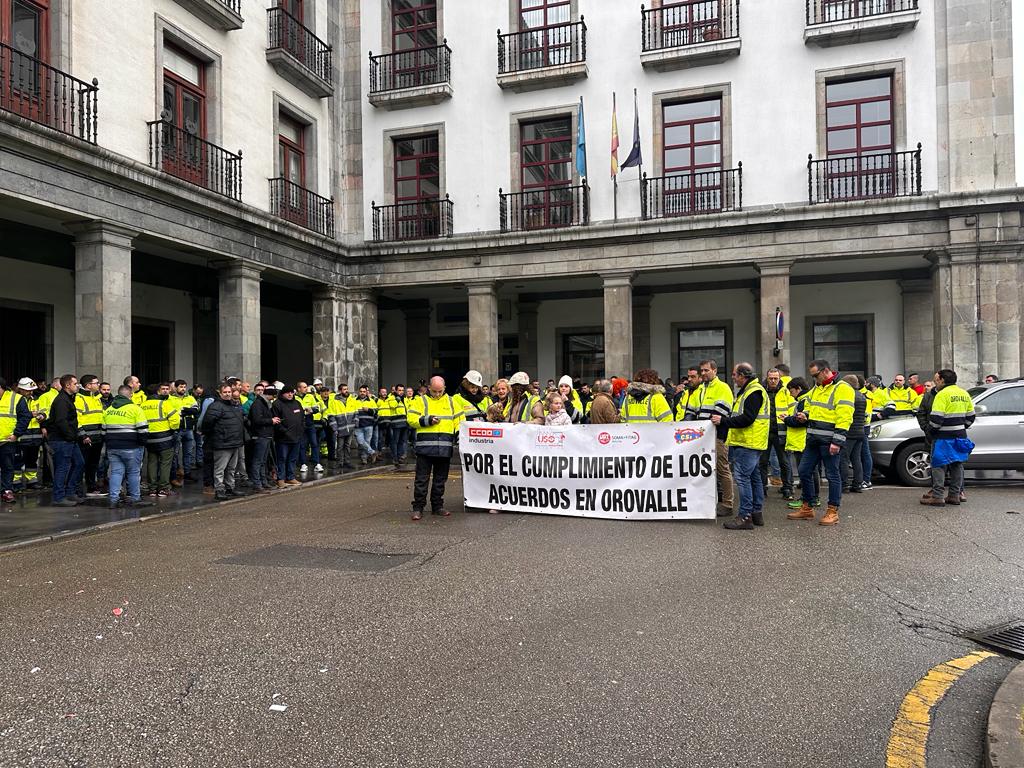 Los trabajadores de Orovalle se concentran en Oviedo Los trabajadores de Orovalle se concentran en Oviedo