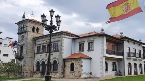 El TS confirma la sanción a un guardia civil que ayudó a la alcaldesa de Cayón para que no fuese multada en un accidente El TS confirma la sanción a un guardia civil que ayudó a la alcaldesa de Cayón para que no fuese multada en un accidente
