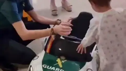 La Guardia Civil felicita el año en un vídeo con las intervenciones que ha realizado en 2023 La Guardia Civil felicita el año en un vídeo con las intervenciones que ha realizado en 2023
