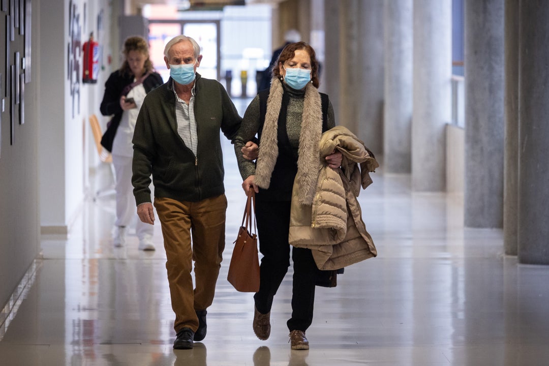 Juan Castell: "Si la autoridad sanitaria dice que hay que llevar mascarilla, que se lleve, pero esto no cortará epidemias" Juan Castell: "Si la autoridad sanitaria dice que hay que llevar mascarilla, que se lleve, pero esto no cortará epidemias"