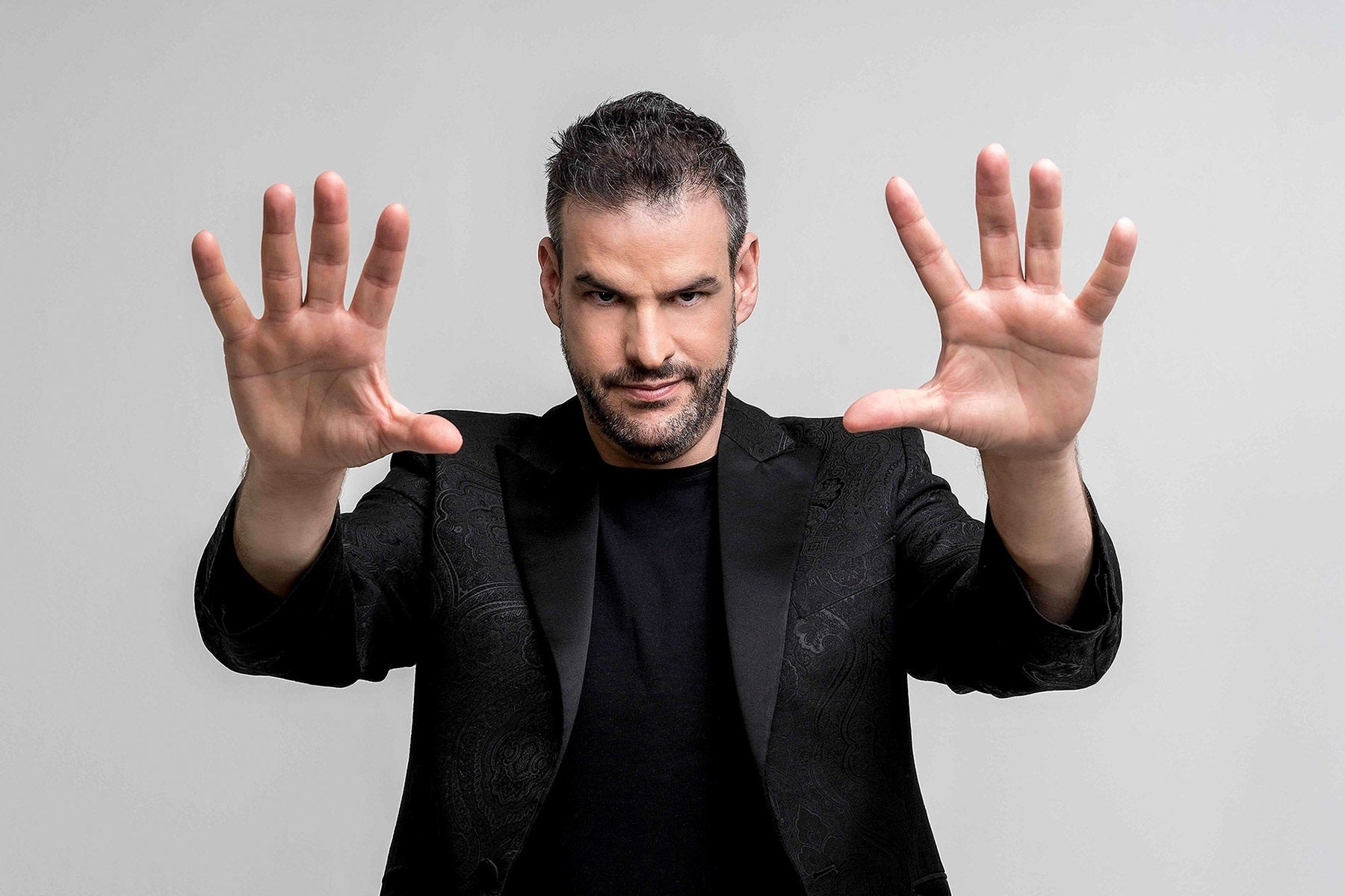 El mentalista Jorge Astyaro hipnotiza al equipo de Por fin no es lunes El mentalista Jorge Astyaro hipnotiza al equipo de Por fin no es lunes