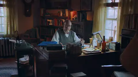 El actor Paul Giamatti, en una imagen promocional de la película 'Los que se quedan' El actor Paul Giamatti, en una imagen promocional de la película 'Los que se quedan'