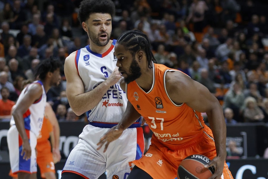 El equipo de Mumbrú sigue en la pelea por el top-8 de Euroliga El equipo de Mumbrú sigue en la pelea por el top-8 de Euroliga