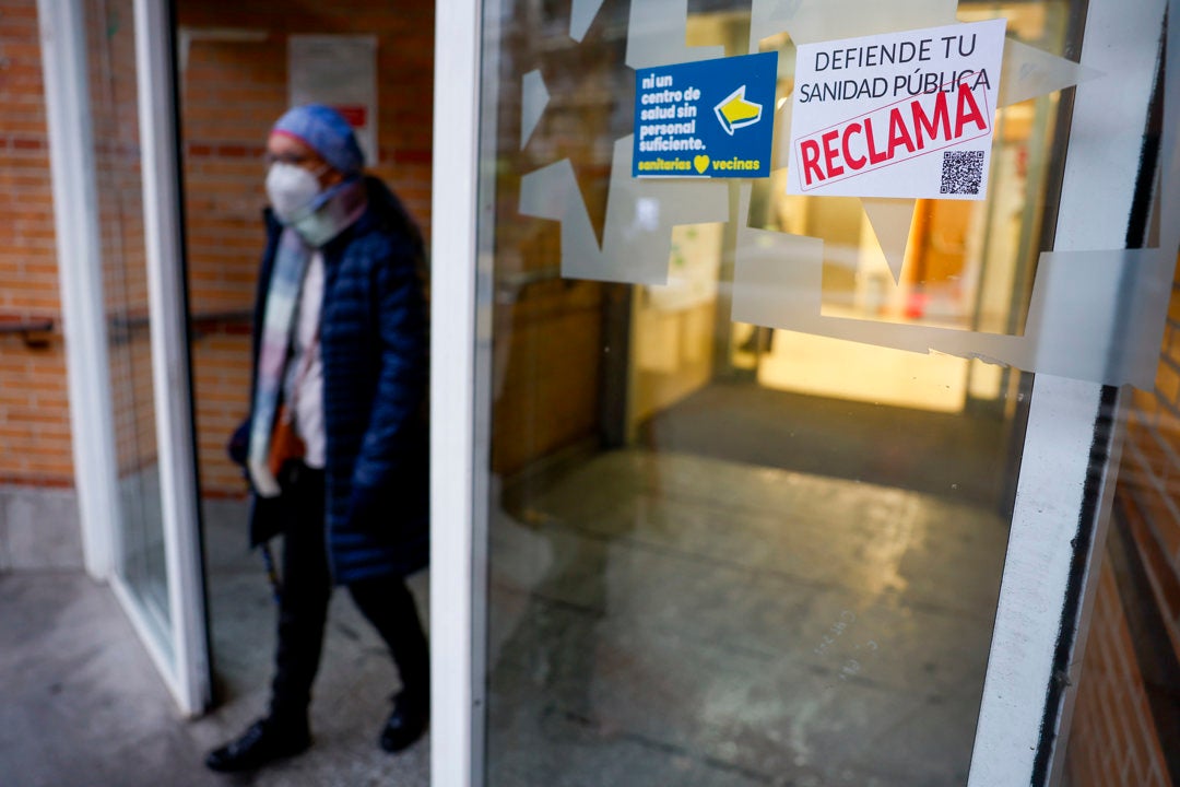 La consejera de Sanidad madrileña advierte: "El pico de la gripe se espera para la semana que viene" La consejera de Sanidad madrileña advierte: "El pico de la gripe se espera para la semana que viene"