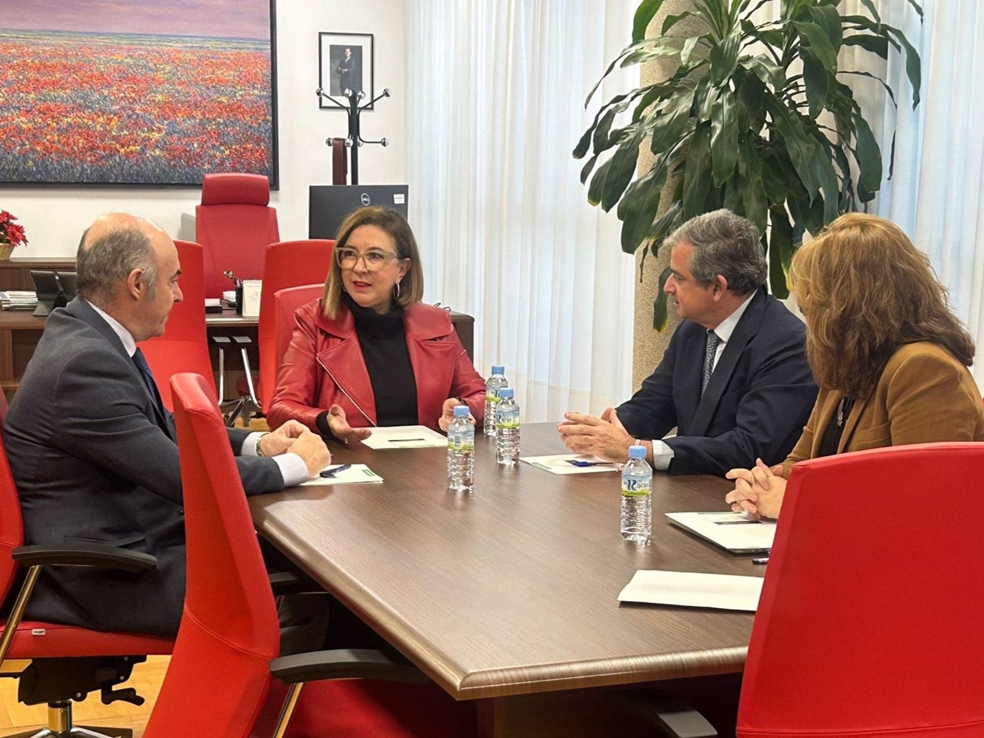 La Junta concede 4,5 millones a las cámaras de comercio de Cáceres y Badajoz para competencias digitales en el mundo rural La Junta concede 4,5 millones a las cámaras de comercio de Cáceres y Badajoz para competencias digitales en el mundo rural