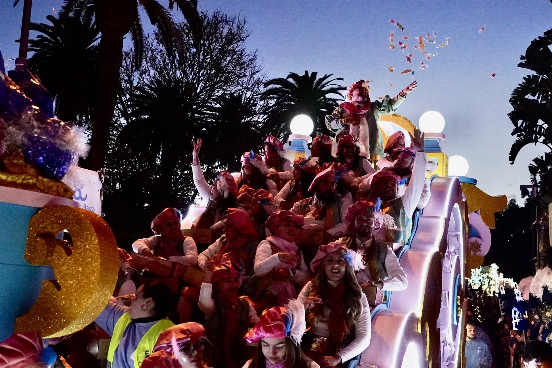 Los Reyes Magos llenan de ilusión todas las calles de España Los Reyes Magos llenan de ilusión todas las calles de España