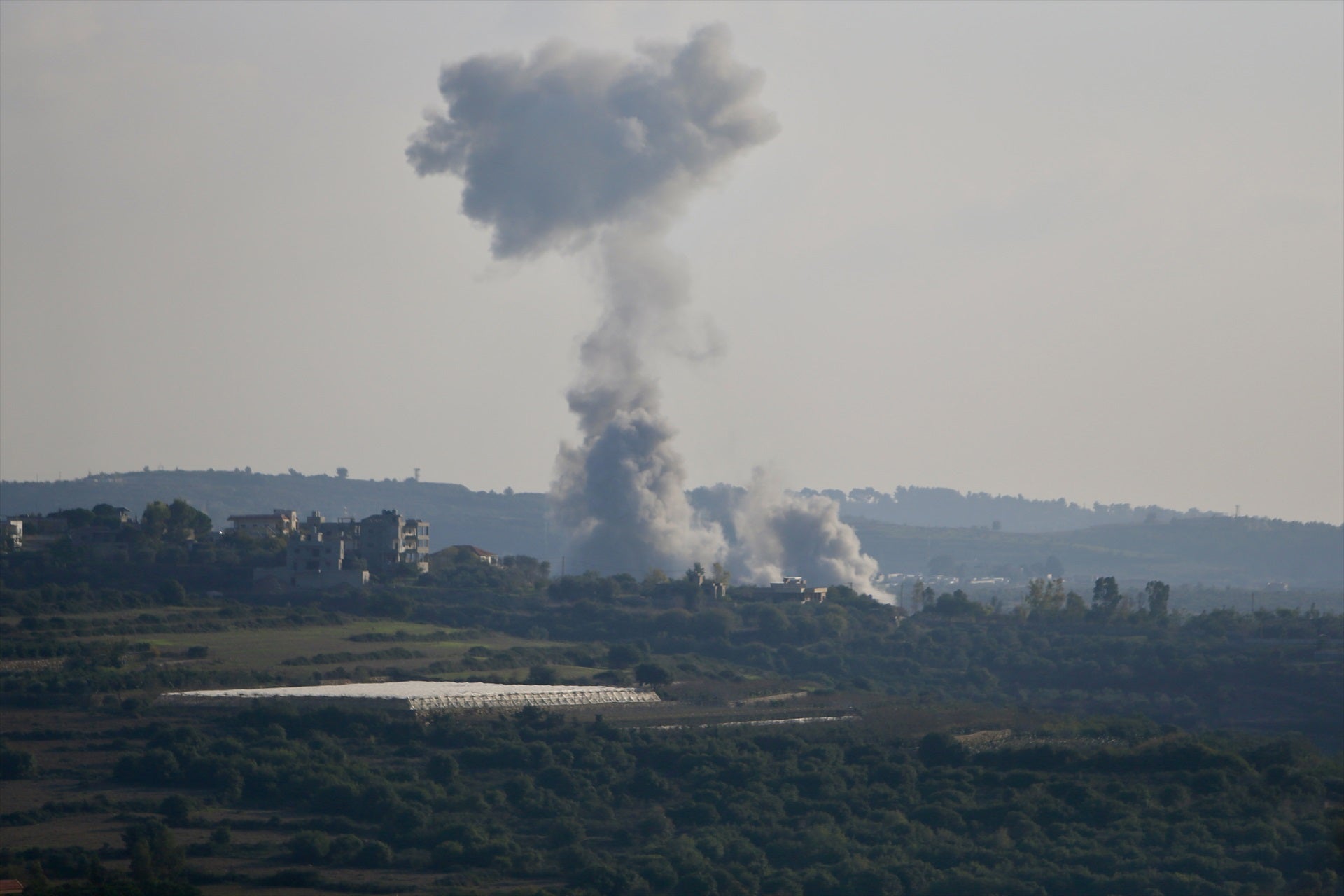 Hezbolá lanza más de 60 cohetes contra Israel en su "respuesta inicial" a la muerte de Salé Al Aruri Hezbolá lanza más de 60 cohetes contra Israel en su "respuesta inicial" a la muerte de Salé Al Aruri