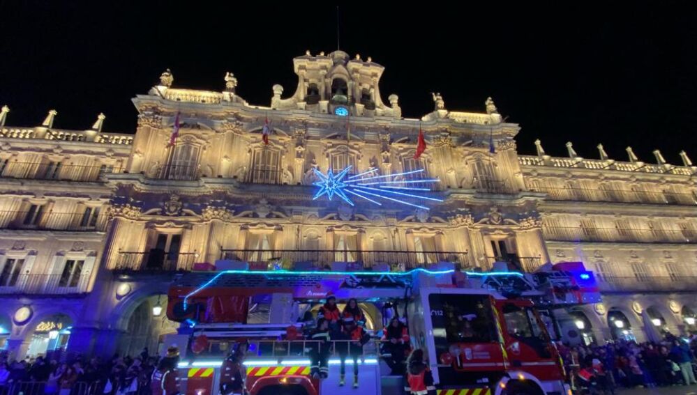 Camión de bomberos en la Plaza Mayor de Salamanca