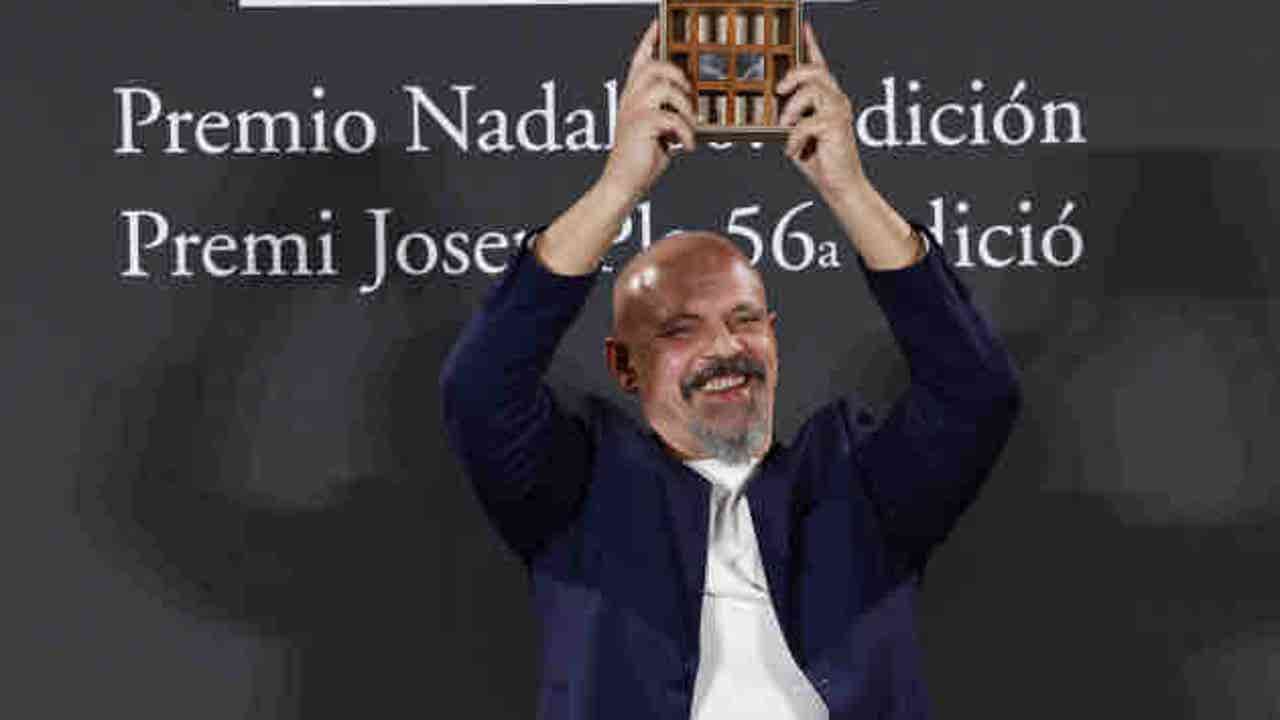 Bajo tierra seca» de César Pérez Gellida obtiene el Premio Nadal 2024 –  Periodistas Unidos