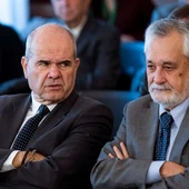 Imagen de archivo de los expresidentes socialistas Manuel Chaves y José Antonio Griñán/ EFE/Raúl Caro Imagen de archivo de los expresidentes socialistas Manuel Chaves y José Antonio Griñán/ EFE/Raúl Caro